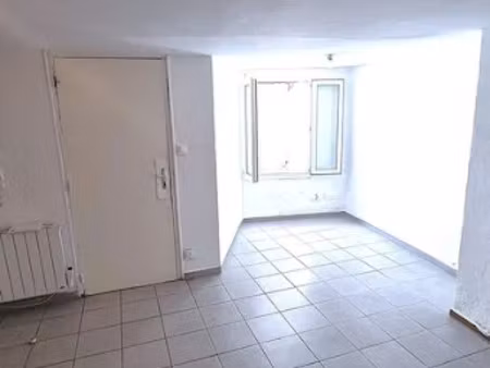 location appartement 1 pièce 25 m² à pourcieux (83470)  455 €