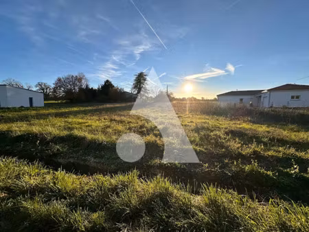 vente terrain 1233 m² à castelnau-montratier (46170)  34 400 €