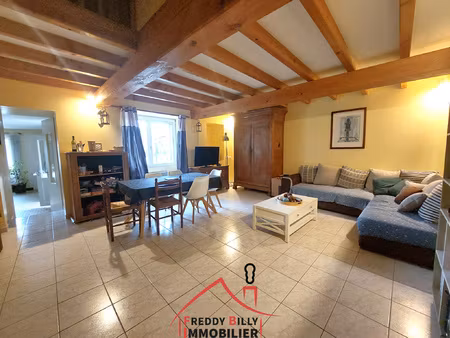 maison en village  3 chambres  dépendances. terrain clos 100