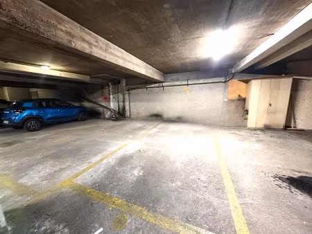 place de staionnement marseille 13004 12 m2