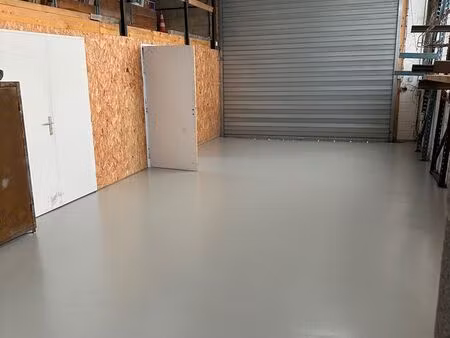 entrepot de stockage pour societe du batiment et parkings carvin 75m2 + mezzanine 28m2