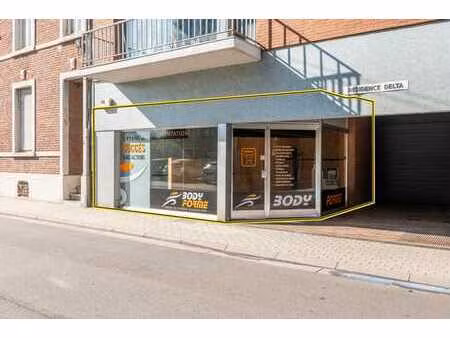 commerce/bureau de 52m² dans le centre de waremme
