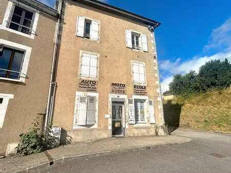 vente immeuble à confolens (16500) : à vendre / 105m² confolens