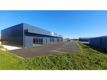vente locaux professionnels 1 pièce 135 m² à archiac (17520)  84 450 €