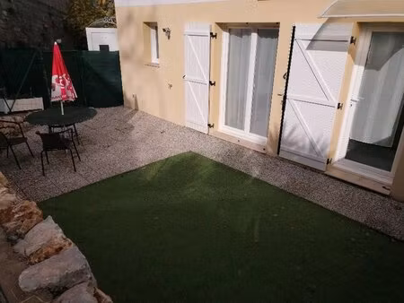 deux pièces de 53m² avec une terrasse de 65m²