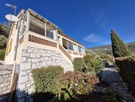 maison dominante vue panoramique levens