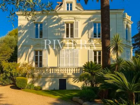 superbe villa belle époque avec piscine et jardin au coeur de cannes en cours de rénovatio