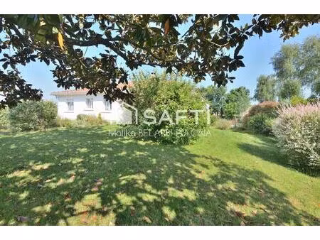 vaste maison familiale avec piscine et 5 chambres