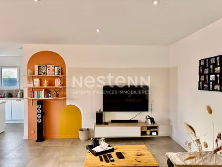 a vendre - maison récente de 2024 avec espace professionnel et jardin - 5 pièces - 128m² -