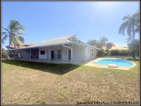 a vendre a kourou (97310) une magnifique villa t4 de 120 m² - terrain de 971 m² - au prix 