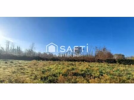 beau terrain constructible d’environ 5500m² à louchats  libre de tout constructeur et pré-