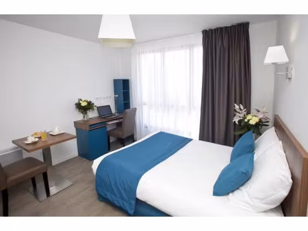 location meublée appartement 1 pièce 20 m² à rueil-malmaison (92500)  1 200 €