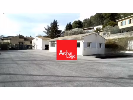 terrain à vendre avec bâtiments existants de bureaux et local d'activités - saint zacharie