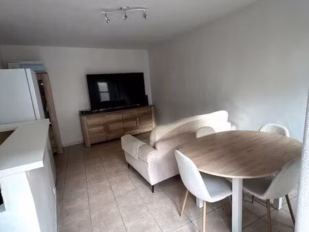 2 pièces 60m2 climatisé avec cour