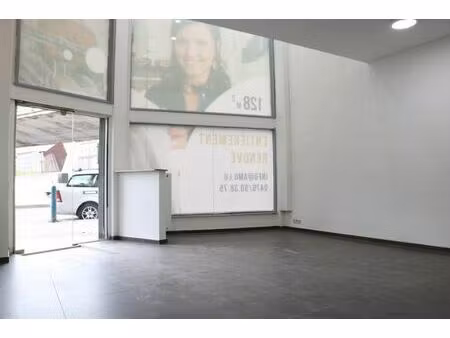 superbe commerce rénové - excellente visibilité