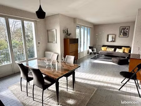 bruges ausone maison de 150m2 meublée avec garage 37m2 sur 1068m2 de terrain