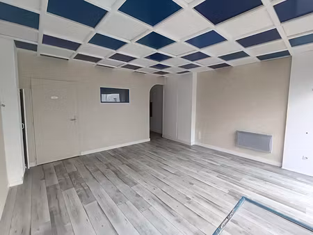 location locaux professionnels 43 m² à mont-de-marsan (40000)  610 €