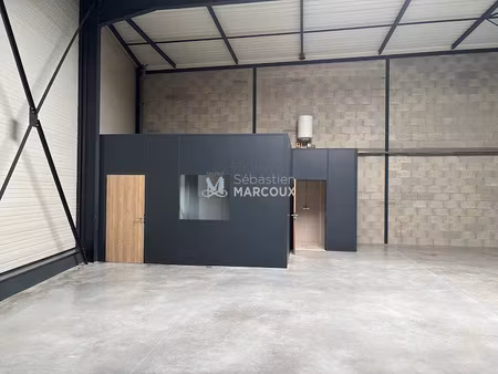location locaux professionnels 0 pièces 187 m² à savigneux (42600)  1 350 €