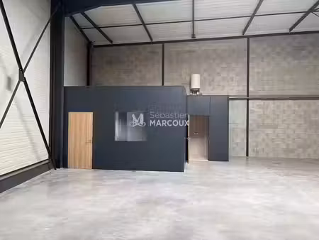 location locaux professionnels 0 pièces 187 m² à savigneux (42600)  1 430 €