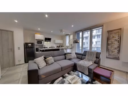 beau 3 pieces + cuisine en duplex rénové grenoble rue claude