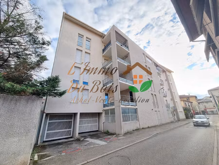 t2 avec balcon et garage