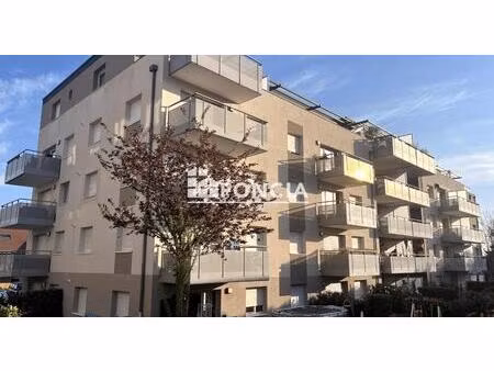 au centre  gare sncf  arrêt bus tpg