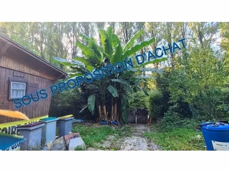 petite propriété avec une maison et un chalet à chalifert (77)