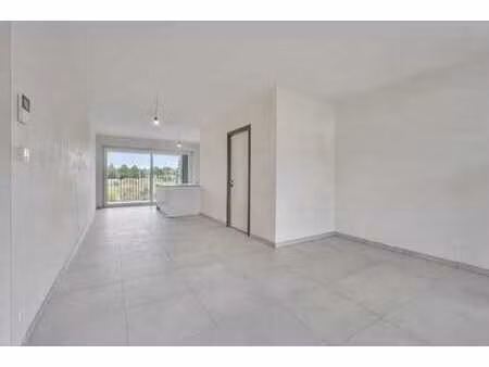 app nouvellement construit avec 2 chambres + 2 terrasses