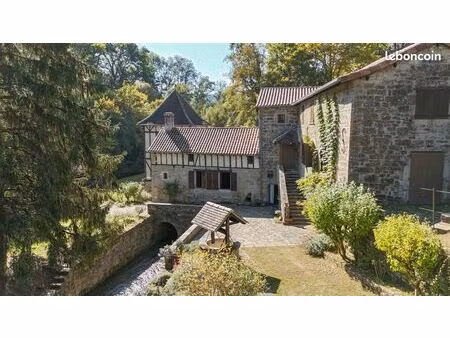 moulin 8 pièces 251 m²