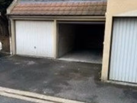 location box 14m2 avec mezzanine