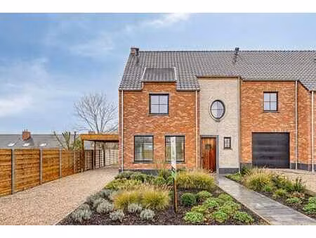 kantwerk  woning in landelijke stijl