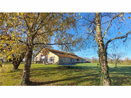 grange en pierre de plus de 600 m² avec piscine au calme à saint martin des fontaines