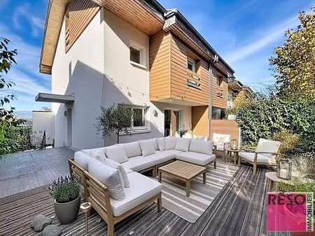 maison en triplex avec jardin – cadre résidentiel et verdoyan