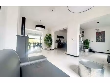 tres belle maison semi-individuelle avec jardin  au cœur du village - 3 chambres + combles