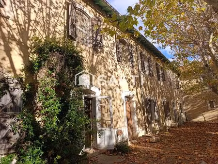 ensemble immobilier  deux maisons plus divers bâtiments