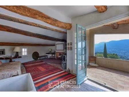 maison authentique au coeur du village du revest