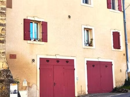 cucuron  immeuble avec garages