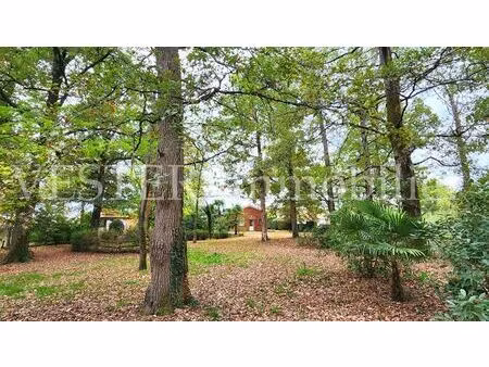 propriété au coeur de la nature avec piscine couverte chauffée. idéale grande famille ou m