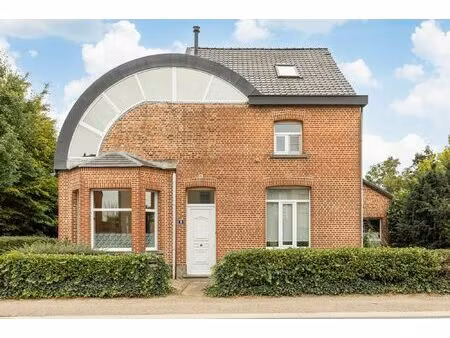 lichtrijk op te frissen woning op 11a60ca