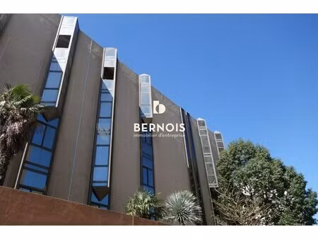 location local professionnel 20m²