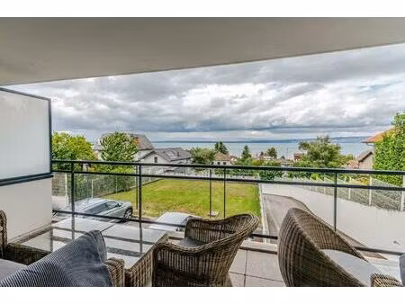 appartement de 2 chambres avec vue sur le lac dans un endroit privilégié