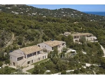 maison de luxe de 1200 m2 en location grimaud  france