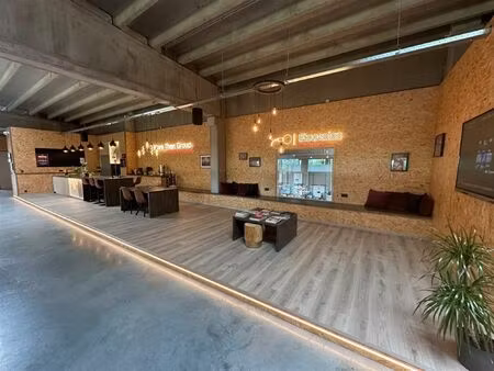 kantoorruimte circa 150m² + gemene ontvangstruimte  keuken  vergaderzalen...