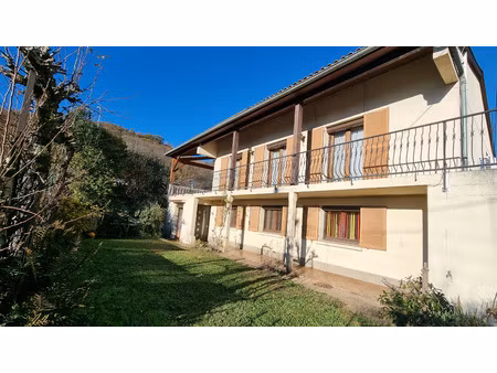 maison aux portes de foix