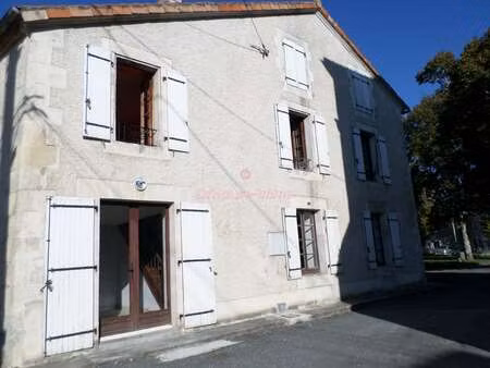vente immeuble à hiersac (16290) : à vendre / 180m² hiersac