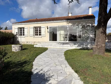 vente maison 9 pièces  134.00m²  charron