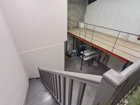 location commerce 135 m² à échirolles (38130)