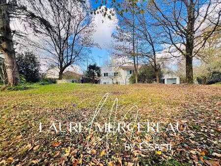 vente maison à saint-étienne-du-bois (85670) : à vendre / 153m² saint-étienne-du-bois