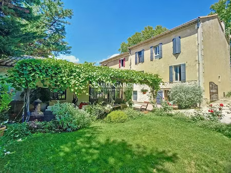 vente maison 9 pièces 226 m² à robion (84440)  599 000 €