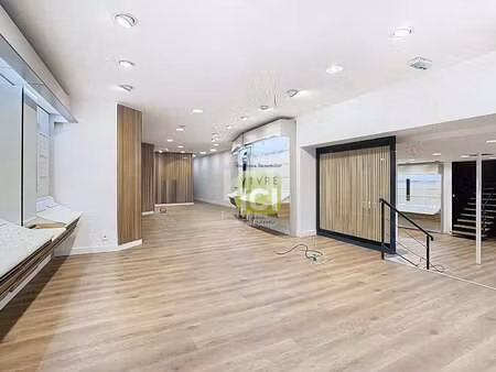 location bureaux et commerces à cholet (49300) : à louer / 165m² cholet